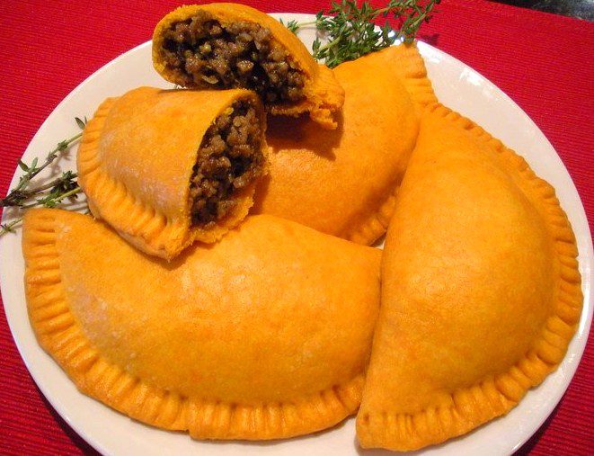 https://www.jamaica-land-we-love.com/images/jamaican-beef-patty-recipe.jpg